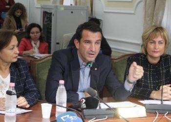 Veliaj jep lajmin e mirë: Propozon uljen e TVSH për autobusët dhe makinat elektrike
