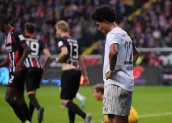 Eintracht Frankfurt shkatërron Bayern Mynchen, Dortmund siguron tre pikëshin