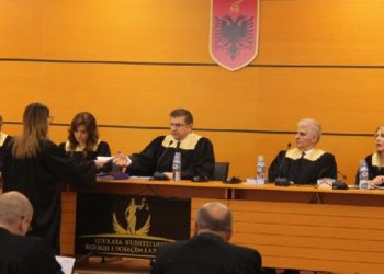 7 anëtarëve të KPA/Siguri maksimale me truproja, por do u sigurohet edhe jeta dhe prona