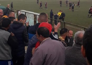 Sërish dhunë në futboll, dy tifozë të Tomorit rrihen në Patos