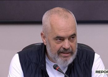 Kryeministri Rama liston familjet e viktimave dhe masat: ‘Pension të veçantë, bursa në çdo vit shkolle, 1 mln lekë për varrimin e familjarëve’