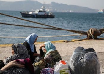 Alarmi në BE! Mund të shpërthejë situata me refugjatët në Greqi?!