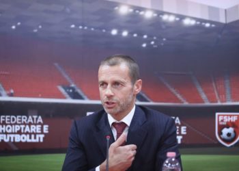 Ceferin, apel nga Tirana: Zero tolerencë për idiotët që bëjnë thirrje politike në stadium