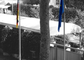 FOTOLAJM/ Kur Gjermania ul flamurin në gjysëm-shtizë!