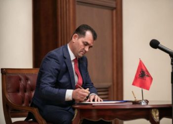 Karriera e gjyqtarit Muçi në rrezik, ja kujt biznesmeni i detyrohet 21 mijë euro