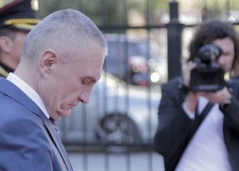 Presidenti e sheh ‘Kushtetuesen’ si gijotinë të kolltukut të tij