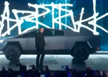 VIDEO / Prezantohet “Tesla” fuoristradë, por testimi dështon LIVE