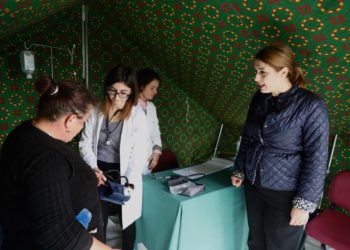 Manastirliu në kampin e Thumanës: Shërbim mjekësor 24 orë për qytetarët e strehuar në çadrat e emergjencës