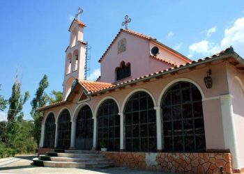 Hajdutët nuk kursejnë as kishën e Korçës, marrin katër arka me lekë