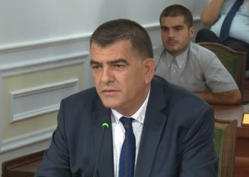 Kallëzimi për kreun e KED, Vishaj: Edhe vetë Meta është i paqartë, e ka çuar në tre prokurori