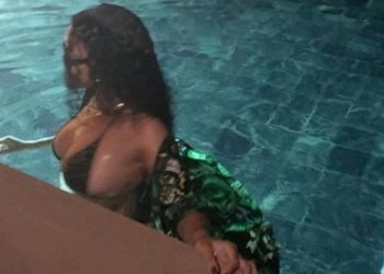 FOTOT/ Provokon Rihanna me pozat e fundit