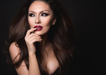 Adelina Ismaili bëhet nostalgjike, publikon foton kur u zgjodh Miss