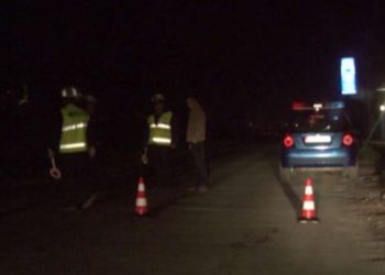 Makina përplas për vdekje të moshuarin në Maminas, shoqërohet në polici shoferi 47-vjeçar