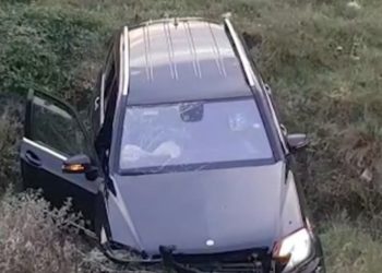 Atentati ndaj prokurorit, gjenden gjurmë dhe fije floku në makinën e braktisur