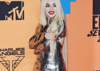 Këngëtaret shqiptare ndezin skenën e “MTV EMAs”, Ava Max vlerësohet me çmim