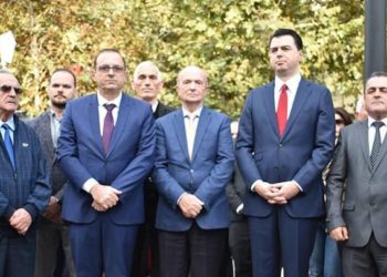Basha ‘ngatërron’ 17 Nëntorin: Terrori komunist masakroi patriotët