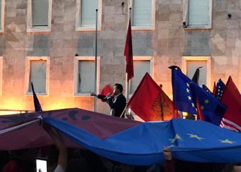 Me porosi të rusëve? Media gjermane “shuplakë” Bashës: Ja si PD po rrezikon rrugën e vendit drejt BE