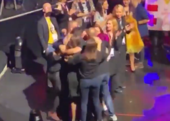 VIDEO/ Momenti kur Tirana shpallet Kryeqyteti Europian i Rinisë 2022 në Amiens