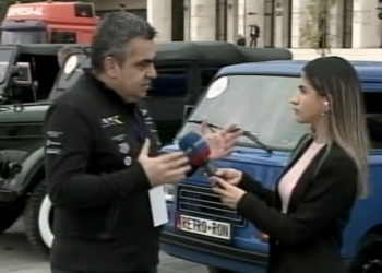 Pa taksë nga 1 Janari/Dhjetëra makina ‘retro’ në shesh, ndër to edhe makina e Enver Hoxhës