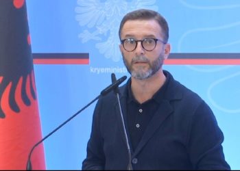 ‘130 milionë lekë tallje?’/ Braçe: ‘Lylzimi’ t’ua paguajë me lekët e veta një shtëpi luksi në bllokun e vilave ku jeton