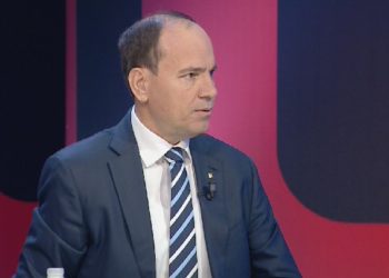 “Oligarkët i bëtë ju”, Dyrnjaja përplaset me Bujar Nishanin në studio