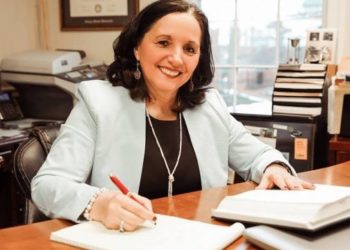 Buta Biberaj, shqiptarja që sot i fitoi zgjedhjet për prokurore në SHBA