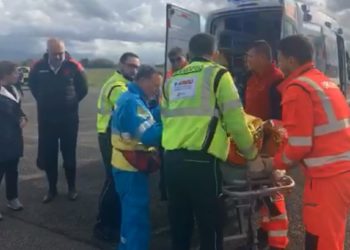 FOTO/ Humbi 7 pjesëtarët e familjes, niset për mjekim në Itali i vetmi i mbijetuar nga familja Cara në Thumanë