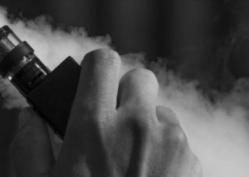 Ngrihet alarmi për përdorimin e cigareve elektronike, 39 të vdekur në SHBA
