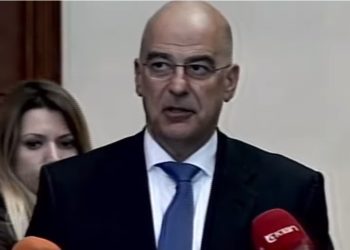 Ministri i Jashtëm i Greqisë shikon nga afër dëmet nga tërmeti: Keni mbështetjen tonë