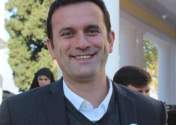 E reja u arrestua për përhapje paniku në FB, Dom Gjergj Meta: Veprim i nxituar, të lirohet menjëherë