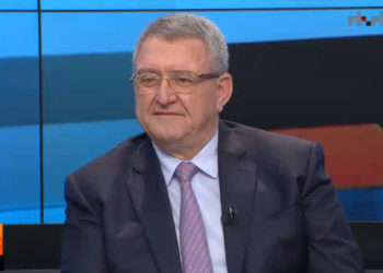 Akuzat për organizimin e “Rama ik” në stadium/ Duka: S’jam dakord që tifozët të bëjnë kore politike