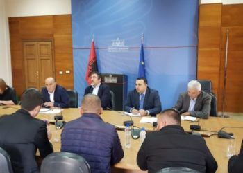Çuçi mbledh fermerët protestues: Kërkesat janë thuajse të realizueshme