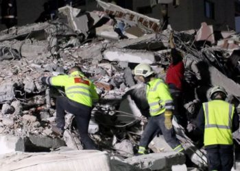 Ambasada Amerikane reagon për tërmetin: Forcat e Ushtrisë së SHBA mbërritën dje në Shqipëri