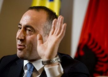 Ramush Haradinaj i çon mesazh Albin Kurtit: Mos e hiq taksën, do Serbia do tallet me ju
