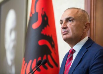 Presidenti Meta nuk i ndahet Dvoranit: Ai është ” Katica” jonë. Ka garanci të vjedhë anëtarin e Kushtetuese