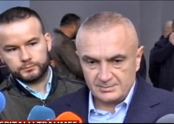 Meta viziton të plagosurit: E kam paralajmëruar prej kohësh rrezikun nga tërmetet