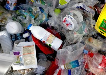 Mbeturina të hedhura në rrugë, Zvicra propozon 3.600 euro gjobë për shkelësit