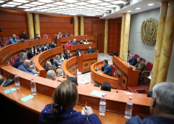 Bashkia e Tiranës miraton dëmshpërblimin për 507 familje të prekura nga tërmeti. Ja lista e plotë