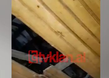 Qytetari nga Lezha në panik: Shtëpia ime s’ka kolona fare, muret janë plasaritur. Kam frikë për vajzën 6-muajshe