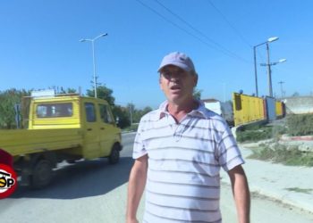 I merr koleges para për dasmën, por në vend të borxhit i jep dru: S’na do b*tha t’ia kthejmë