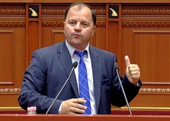 “Këta janë të pafytyrë”/ Lefter Maliqi sulmon deputetët e opozitës së re: Disa prej jush punojnë për Ramën