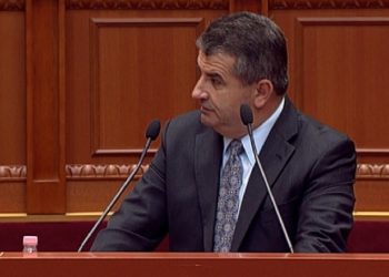 Lita pretendon drejtimin e grupit, i kërkon Ruci përgjigje për shkresën. Kryeparlamentari: Zgjidheni vetë