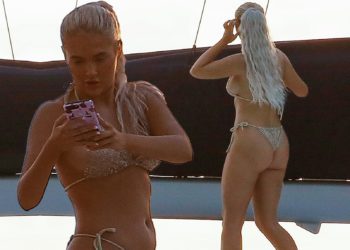 FOTO/ Ylli i ‘Love Island’ shijon diellin në jaht në Barbados duke pozuar topless