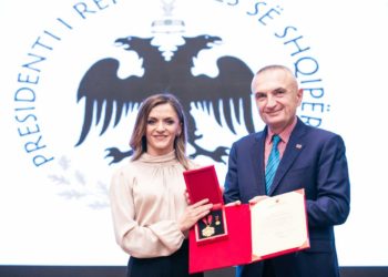 “Mjeshtër i Madh”, Meta dekoron atleten Luiza Gega