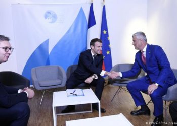 Presidentët e Kosovës dhe Serbisë takohen në Paris me ndërmjetësimin e Macron