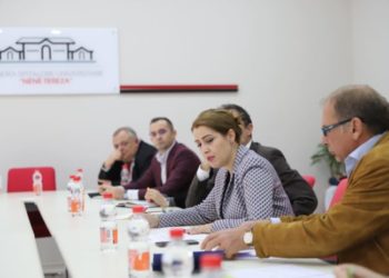 Spitali modern i Kirurgjisë, Manastirliu me drejtuesit: Gati të hapë dyert