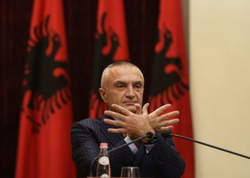 “Ju pres më 8 dhjetor”/ Meta ka përsëritur thirrjen: Kjo pakicë politike që keq qeveris e s’mban asnjë përgjegjësi