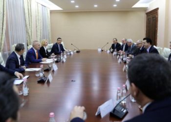 Përfundon takimi në Presidencë, Basha dhe aleatët e tij 90 minuta në zyrën e Metës