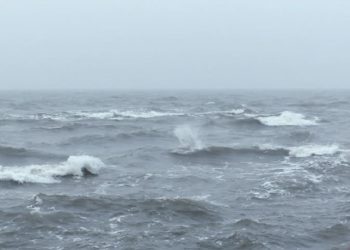 Moti i keq në zonat bregdetare, shtyhet me dy ditë udhëtimi i tragetit të linjës Brindisi-Vlorë