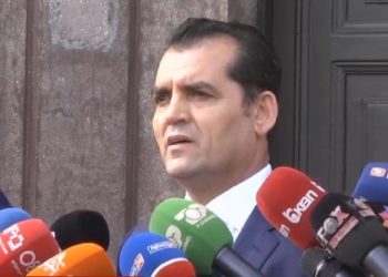 Pas shkarkimit nga KPA/ Besnik Muçi fshihet nga faqja e Gjykatës Kushtetuese